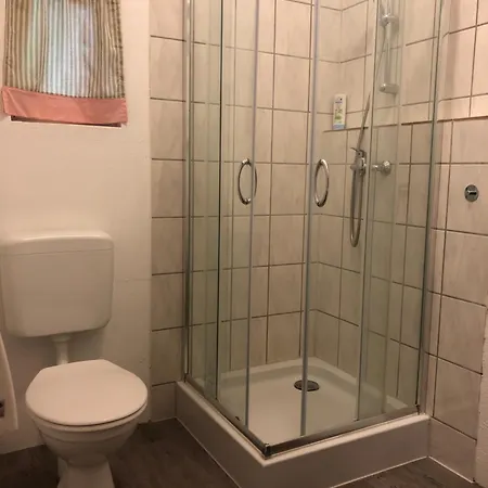 Tiny House Fuer 3 Peronen Im Gruenen ラグジュアリーテント *