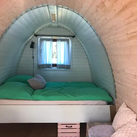 ラグジュアリーテント Tiny House Fuer 3 Peronen Im Gruenen Bulstedt