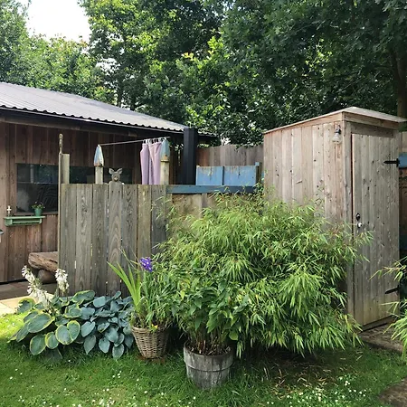 ラグジュアリーテント Tiny House Fuer 3 Peronen Im Gruenen Bulstedt